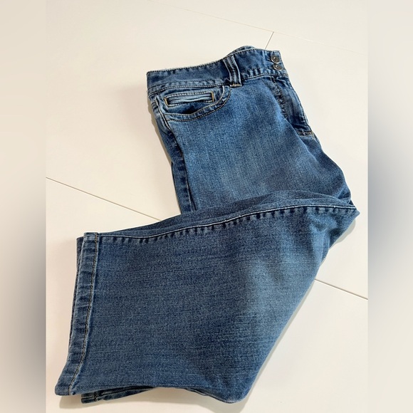 Ann Taylor Denim - Ann Taylor women’s petite Capri length denim jeans size 12 petite